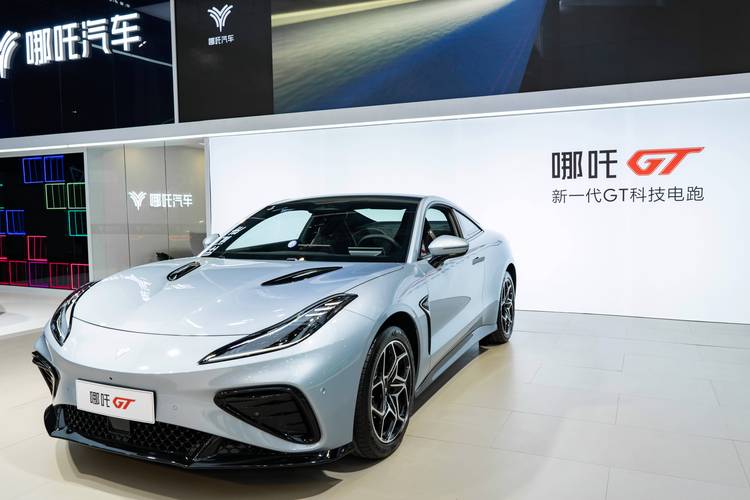 广州黄埔区福扬建企业管理咨询哪吒汽车在智能汽车领域的表现，领途汽车在新能源汽车市场中的影响力